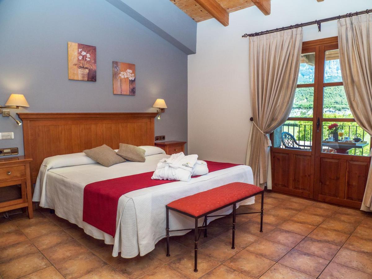 Hotel & Spa Pena Montanesa Ainsa Exterior photo