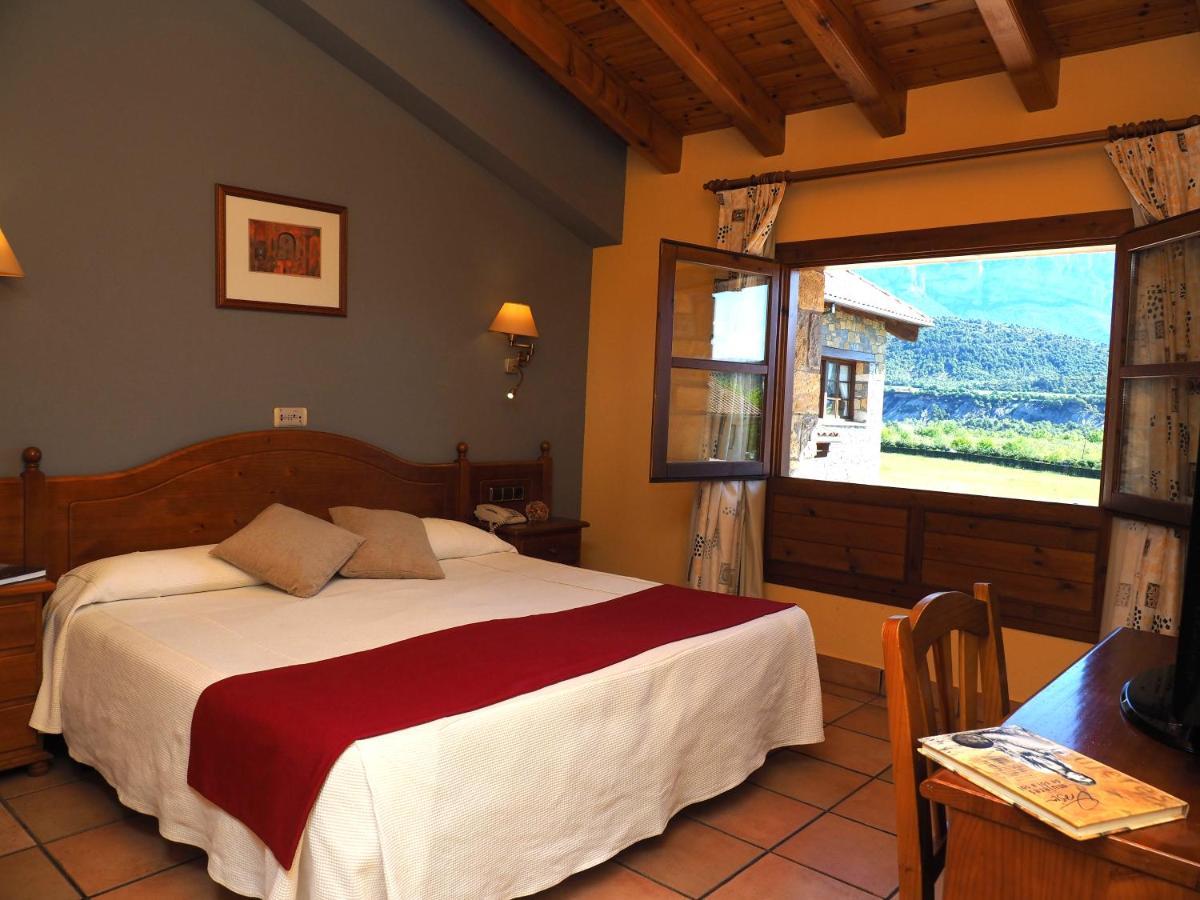 Hotel & Spa Pena Montanesa Ainsa Exterior photo